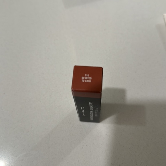 MAC Powder Kiss Lipstick color Devoted to Chili BNIB - Picture 2 of 6